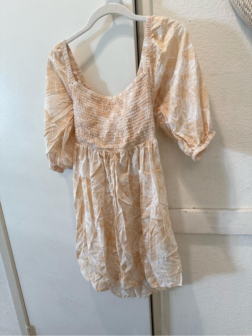 Roxy leaf print Tie-Back Puff Sleeve Dress medium smocked